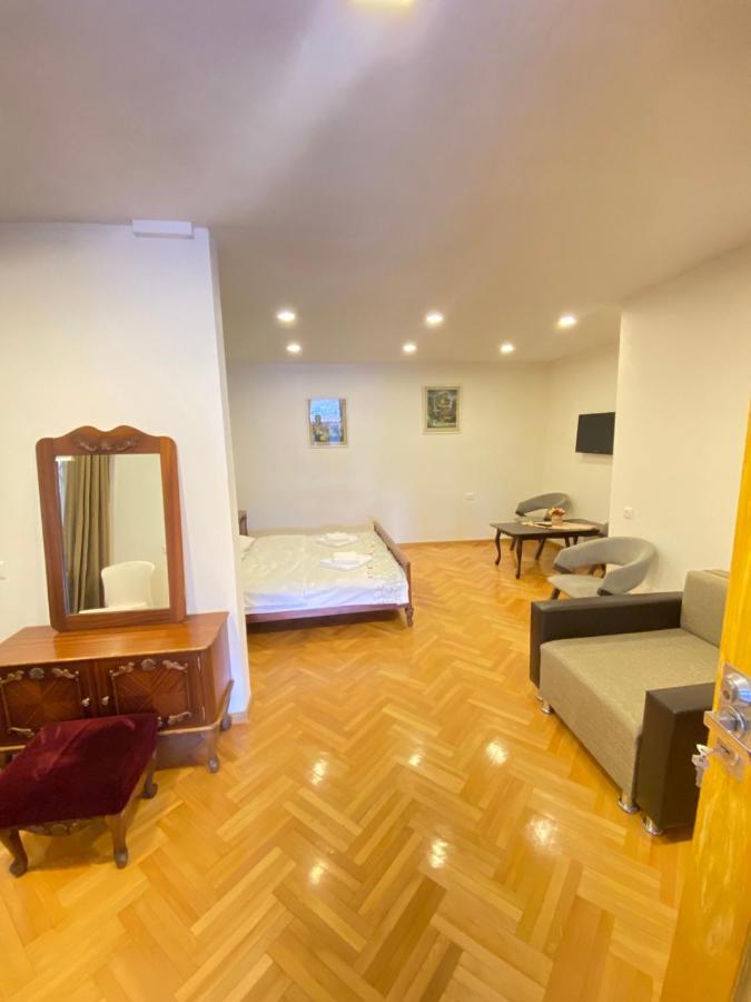 K&N Guesthouse Tbilisi Exterior photo