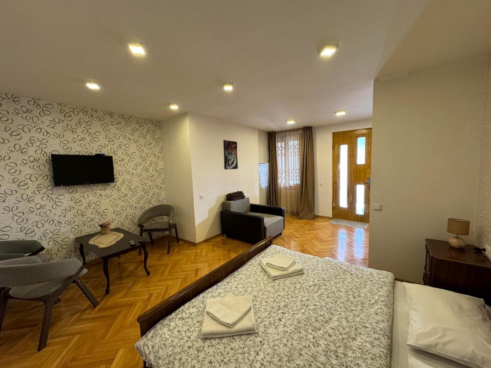 K&N Guesthouse Tbilisi Exterior photo