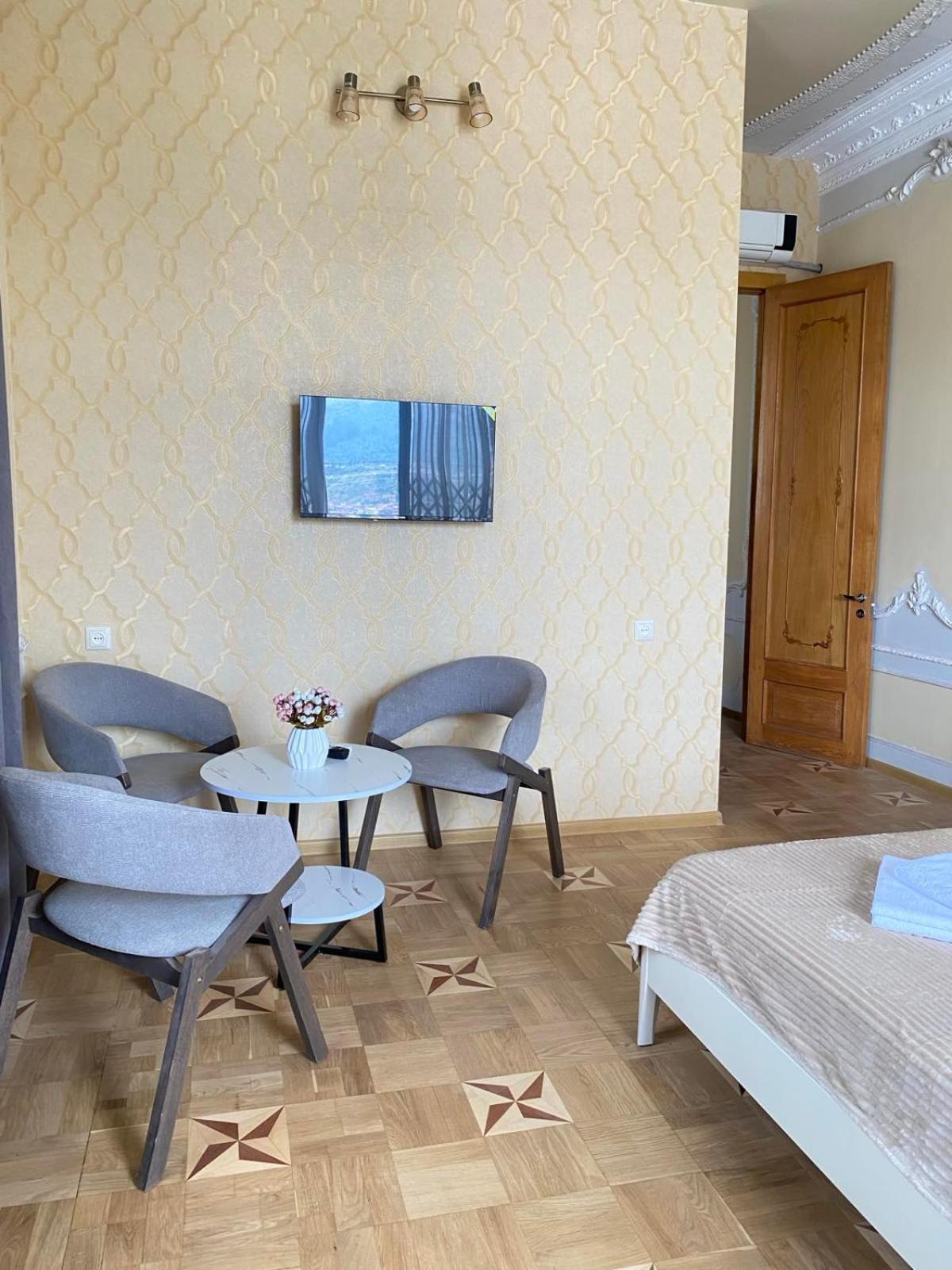 K&N Guesthouse Tbilisi Exterior photo